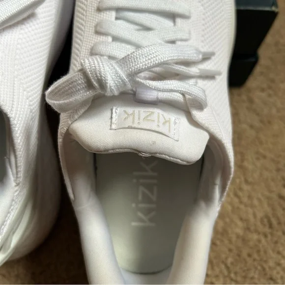 Kizik Athens Hands-Free Sneaker in White Size Women 7 / Men 5.5 - Picture 10 of 16